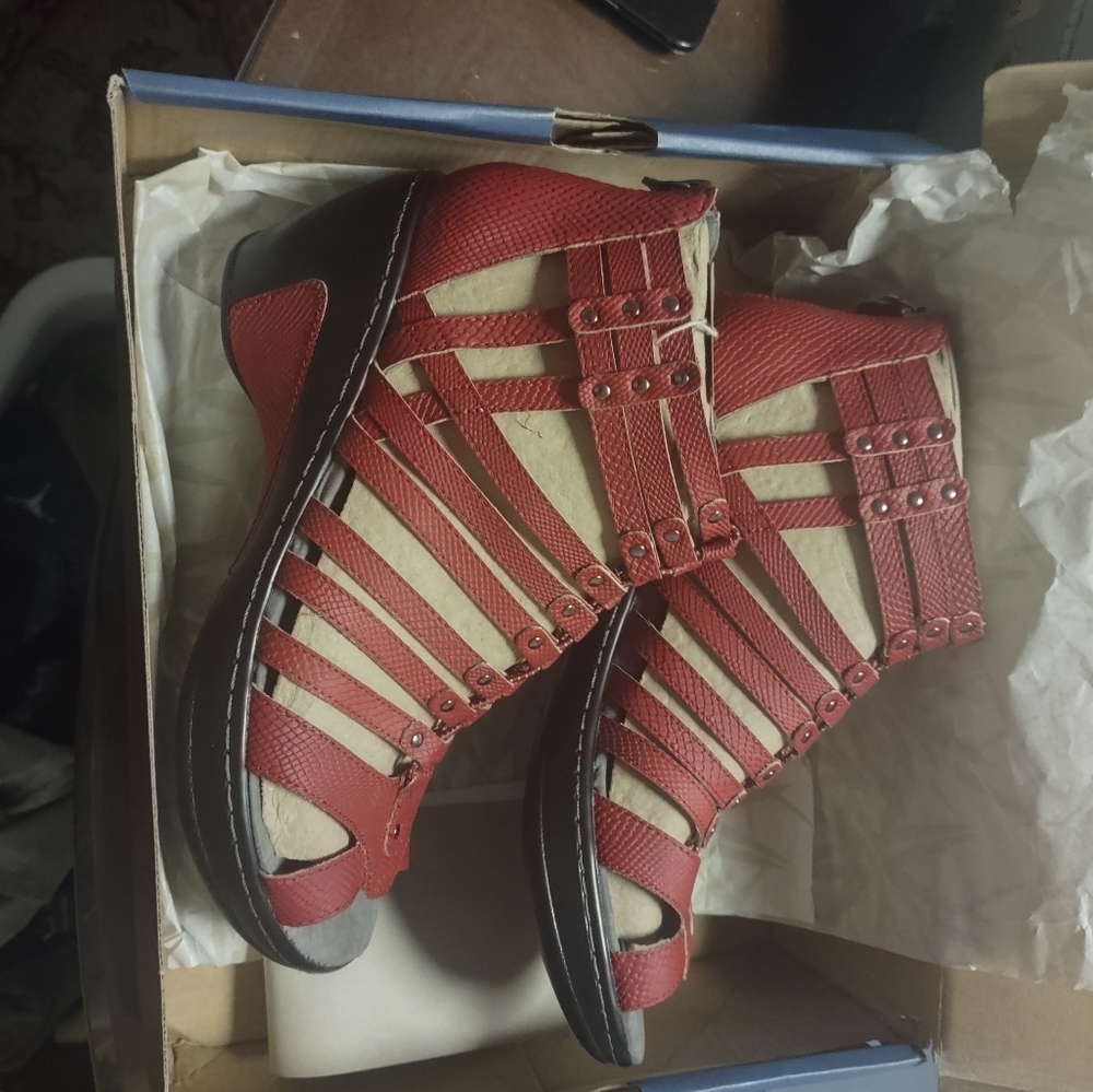 Jambu red snakeskin sandals sz 9.5 - Picture 2 of 5
